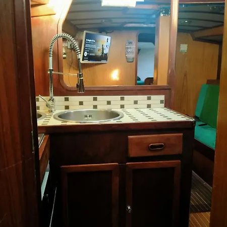 Barca A Vela Principessa Porto Corallo